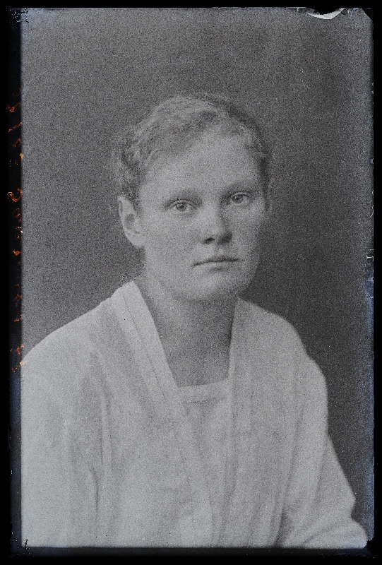 Neiu Saareoks, (Halliste, Pukka pood).