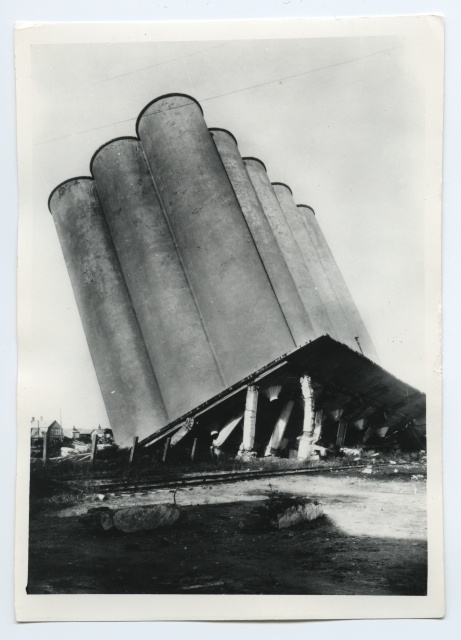 Tartu. Ruins of Elevaator in 1945.