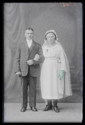 Noorpaar Veldemann.  duplicate photo
