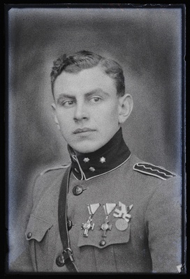 Sõjaväelane, alamkapten Johannes Voldemar Holland, Sakala Partisanide Üksik Pataljon.  similar photo