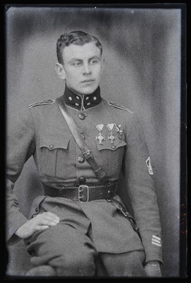 Sõjaväelane, alamkapten Johannes Voldemar Holland, Sakala Partisanide Üksik Pataljon.  similar photo