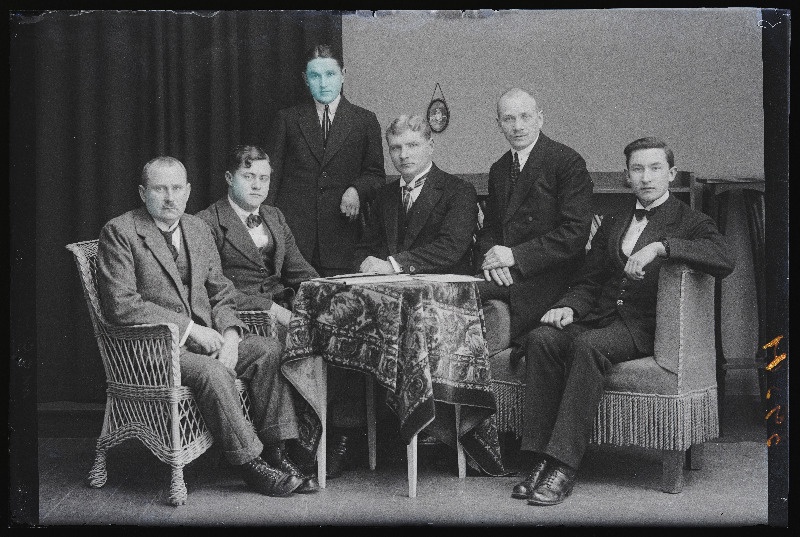 Grupp mehi, (foto tellija Schmidt).