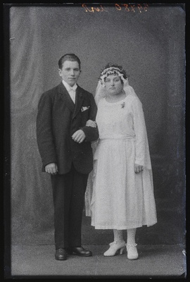 Noorpaar Unt [Hunt].  duplicate photo