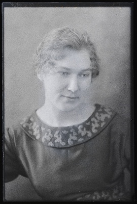 Alma Bachmann, (Türi-Alliku).  similar photo