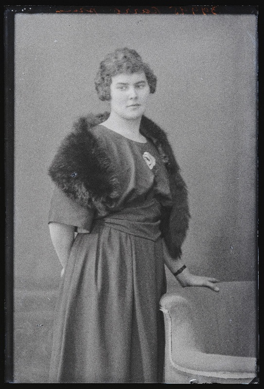 Marie Karro Karksi Nuiast, (Karro kauplus Nuias).