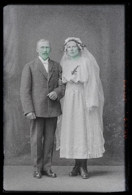 Noorpaar Ruus.  duplicate photo