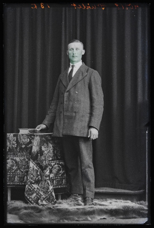 Hans Puidet.
