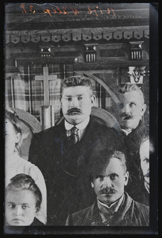 Mees grupifotol, (23.04.1923 fotokoopia, tellija Viilip).