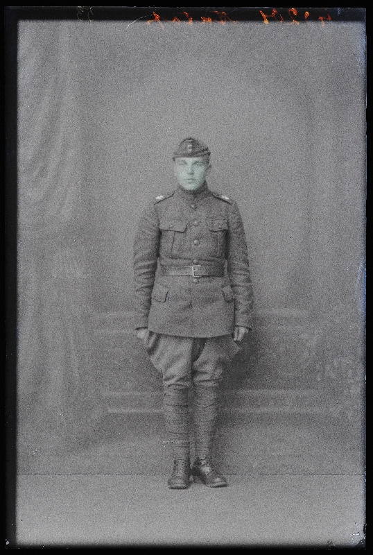 Sõjaväelane Albert Antov (Lantov].