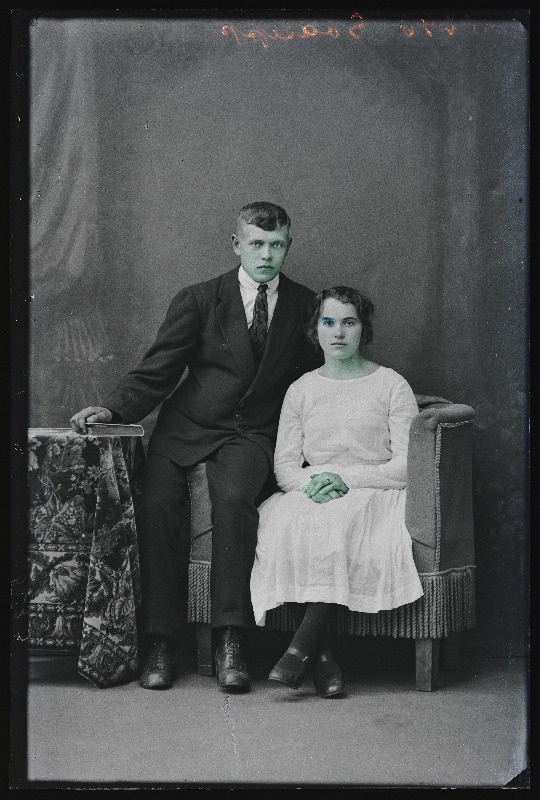 Noormees ja neiu, (foto tellija Soasepp).