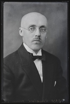 Rinaldi.  similar photo