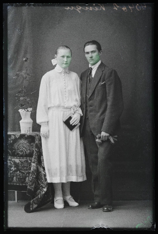 Leerilaps Kingu noormehega.