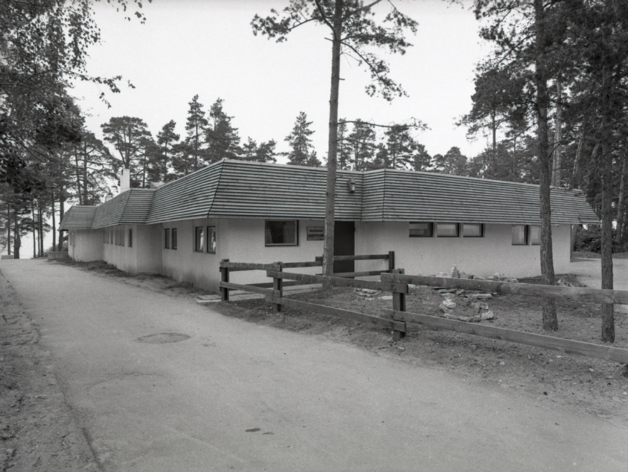 Kauplus-Restoran Neptun Võsul, välisvaade. Arhitekt Mai Šein