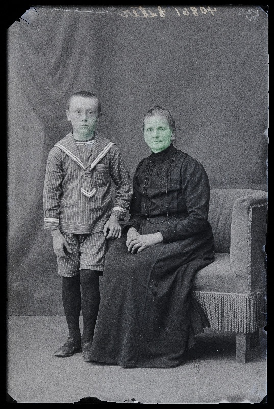 Ester poisiga.