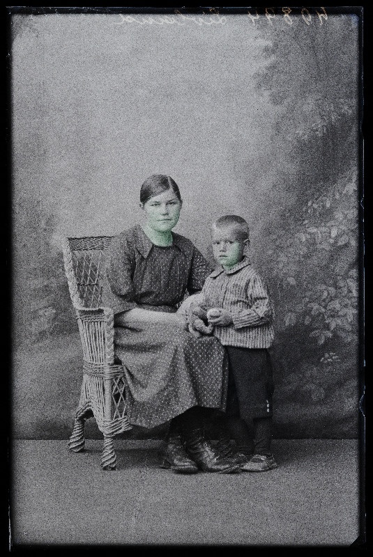 Linda Lifland (Lifländ) ja vend Osvald Lifland.
