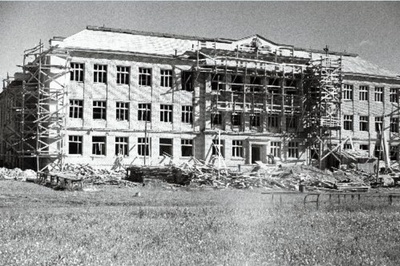 New completed school building in Jõgeva. 07.1951  duplicate photo