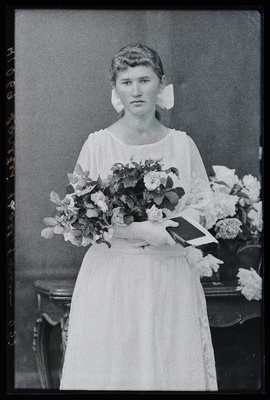 Laretei.  similar photo