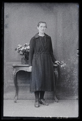 Julie Jaako.  similar photo
