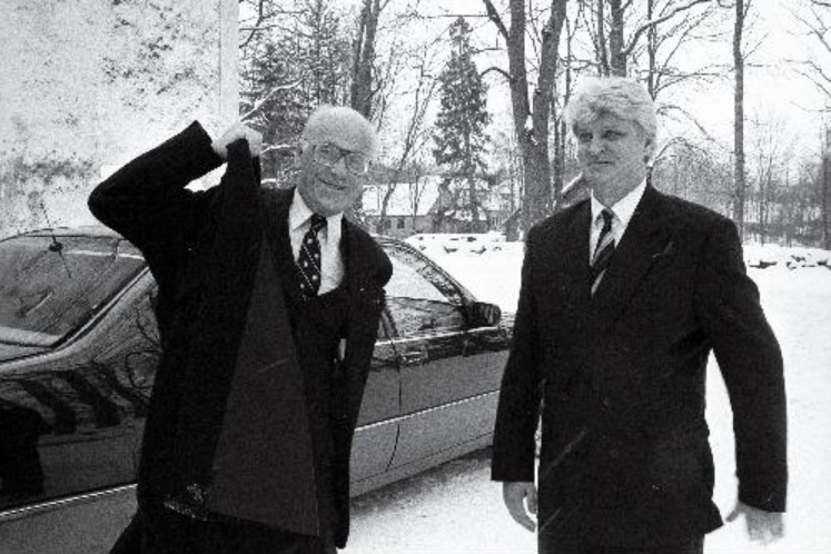 Lennart Meri and Senior of the River Meelis Pavel 14.02.1996
