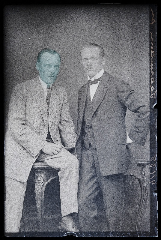 Kaks meest, (foto tellija Laarmann).