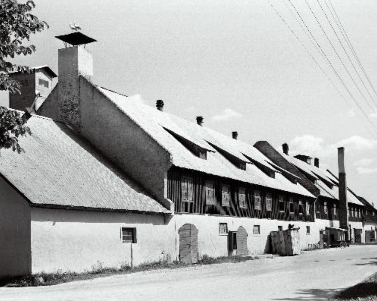 View of the production building at Jõgeva Sordiaretus Station. 08.1969