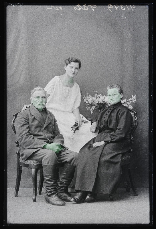Vanapaar tütrega, (foto tellija Päts).