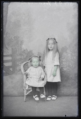 Johansoni tütred.  duplicate photo