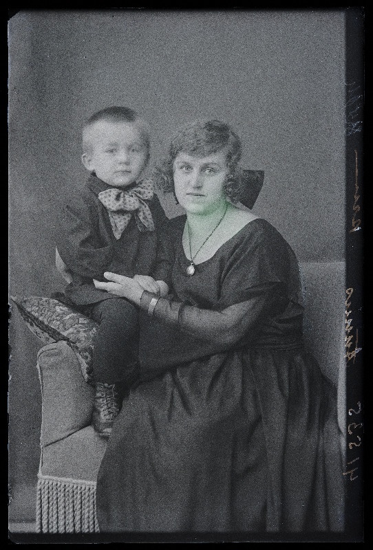 Hilda Annus ja poeg Endel Ferdinand Annus (Hannus).