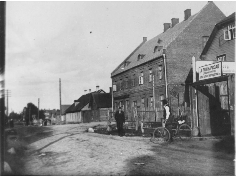 "Jõgeva Economic Community" and next to J. Holiday & Sons Commercial Office 1923