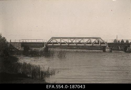 Jõgeva railway bridge on the river Pedja. 06.1931