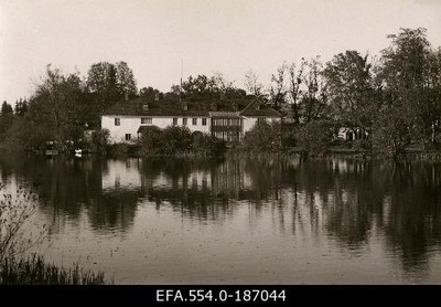 Jõgeva Sordikasvandus Laboratory in the former beer factory of Jõgeva Manor. 09.1931  duplicate photo