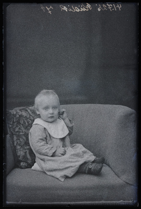 Väike laps, (foto tellija Reedik).
