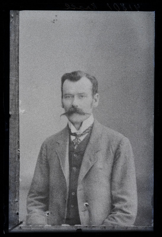 Mehe foto, (15.10.1923 fotokoopia, tellija Kroll).