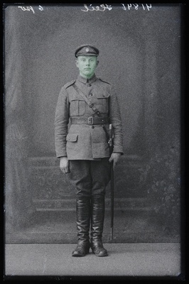 Sõjaväelane Heil.  duplicate photo