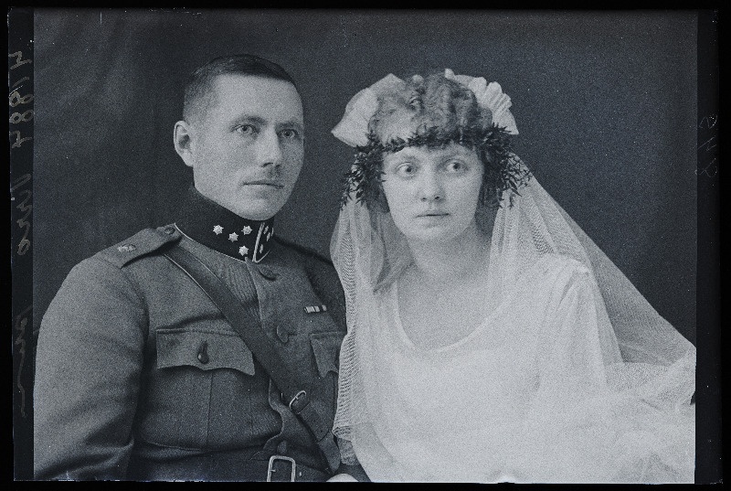 Noorpaar, kapten August Virro (alates 1929 Viru) ja Alice Amalie Viru (snd Rebane).