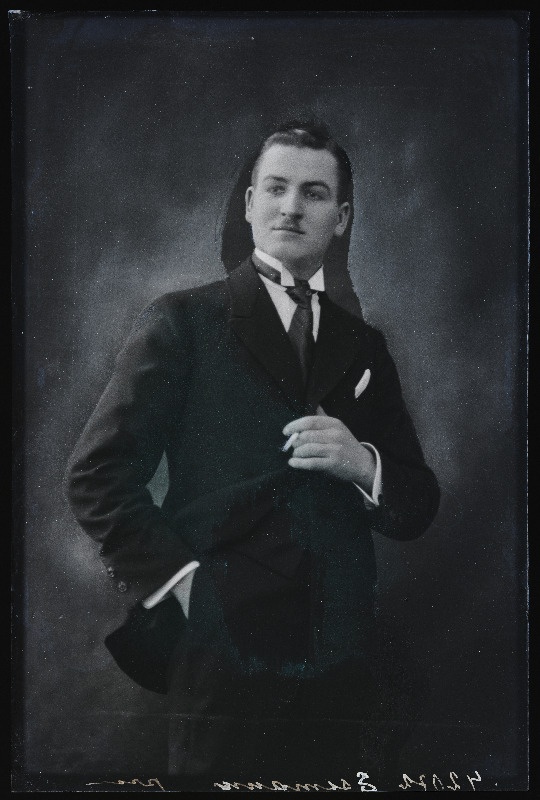 Essmann.