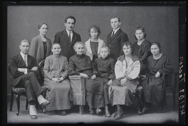 Grupp inimesi, (foto tellija Teder).