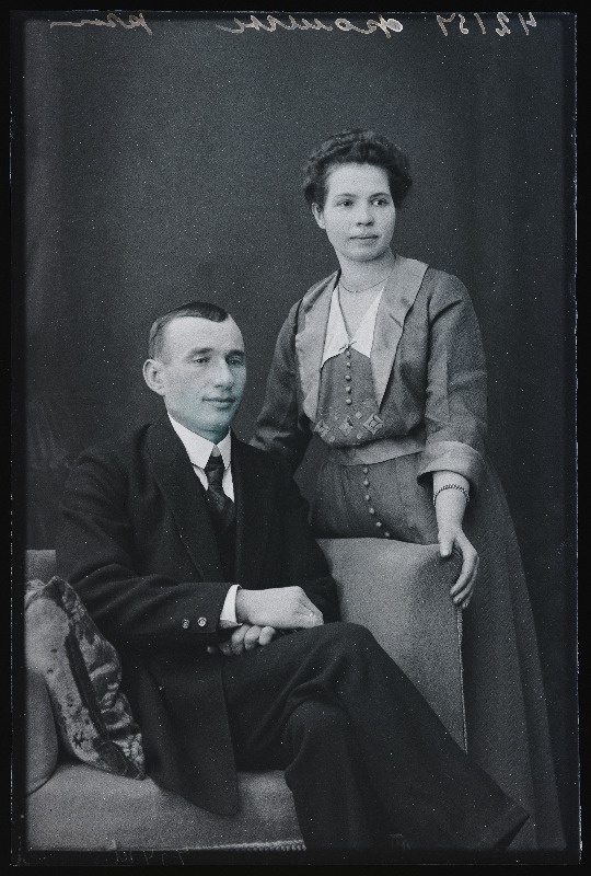 Fomin naisega.