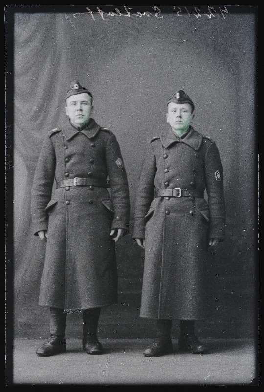 Kaks Sakala Partisanide Üksik Pataljoni sõjaväelast, (foto tellija Svetlov).