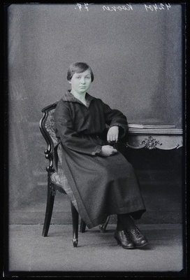 Marie Kooker, (Käru klaasivabrik).  duplicate photo