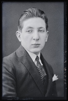Fürst.  similar photo