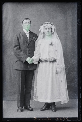Noorpaar Leemet.  duplicate photo