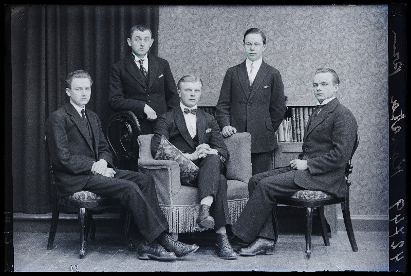 Grupp noormehi, (foto tellija Kapsta).