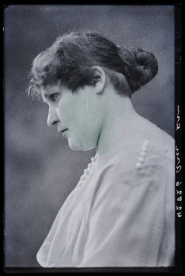 Aru.  similar photo