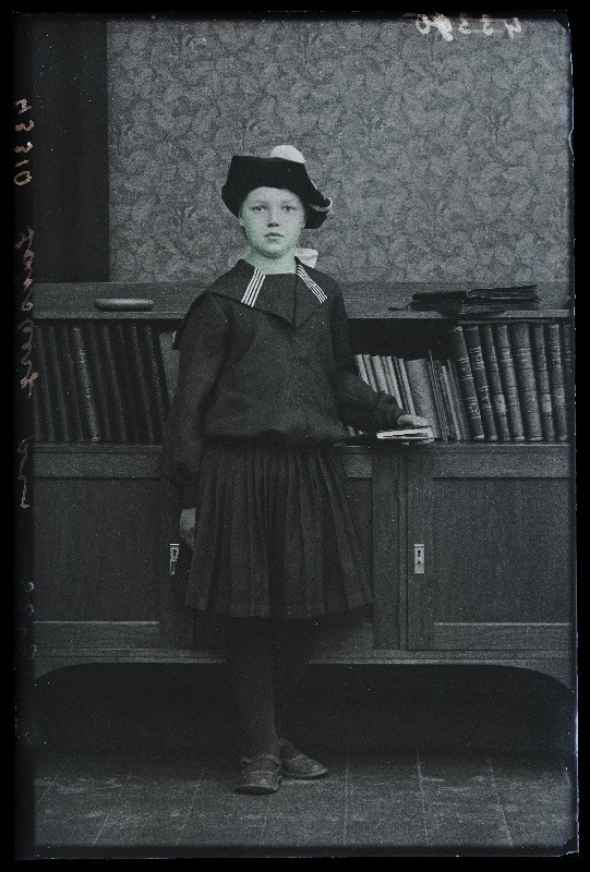 Viljandi Eesti Haridusseltsi kooli õpilane Laksberg.