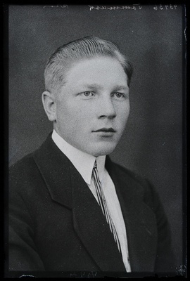 Tommusk.  duplicate photo