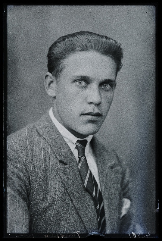 Tuuksam.