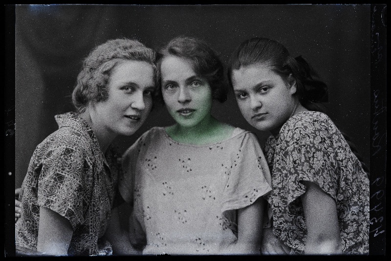 Grupp naisi, (foto tellija Kontus).