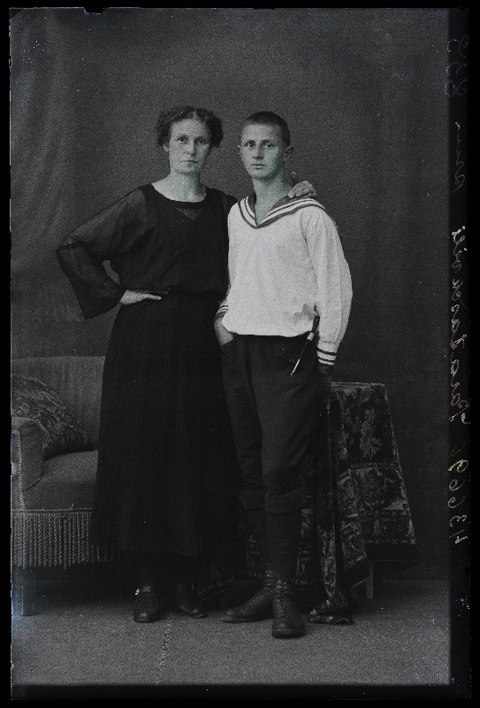 Amalie Barataschvili (Baratašvili) ja poeg Nikolai Baratašvili (Keskküla).