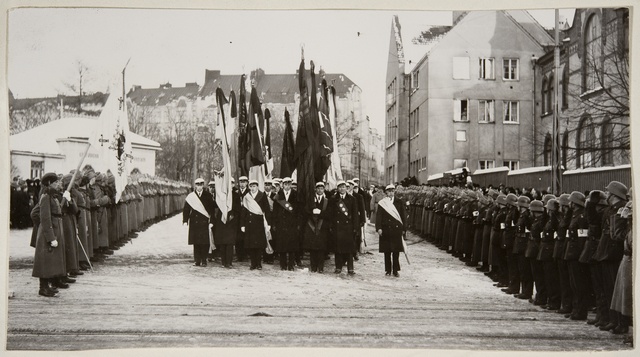 Students attend the funeral of Akseli Gallen-Kallela